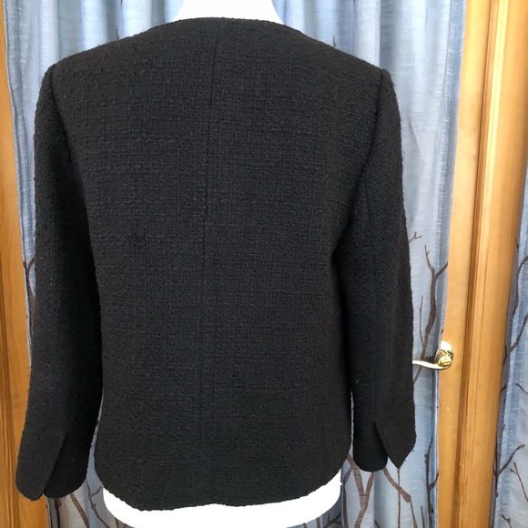Vince Size 10 cropped Boucle Jacket in black. - Picture 8 of 8